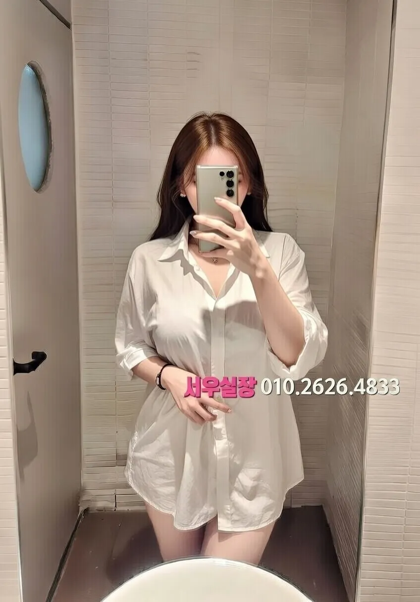 프리미엄 파트너 프로필 3 - 다양한 스타일의 매력적인 파트너