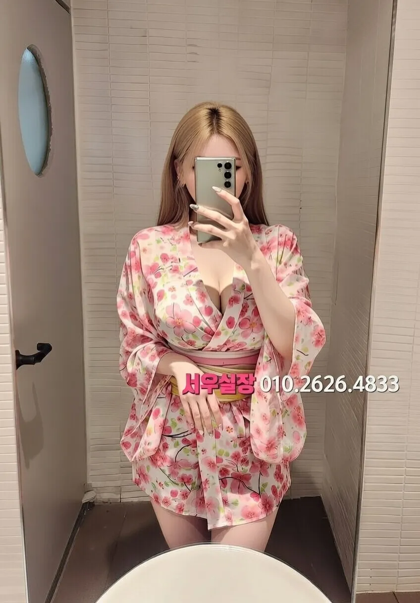 프리미엄 파트너 프로필 4 - 다양한 스타일의 매력적인 파트너